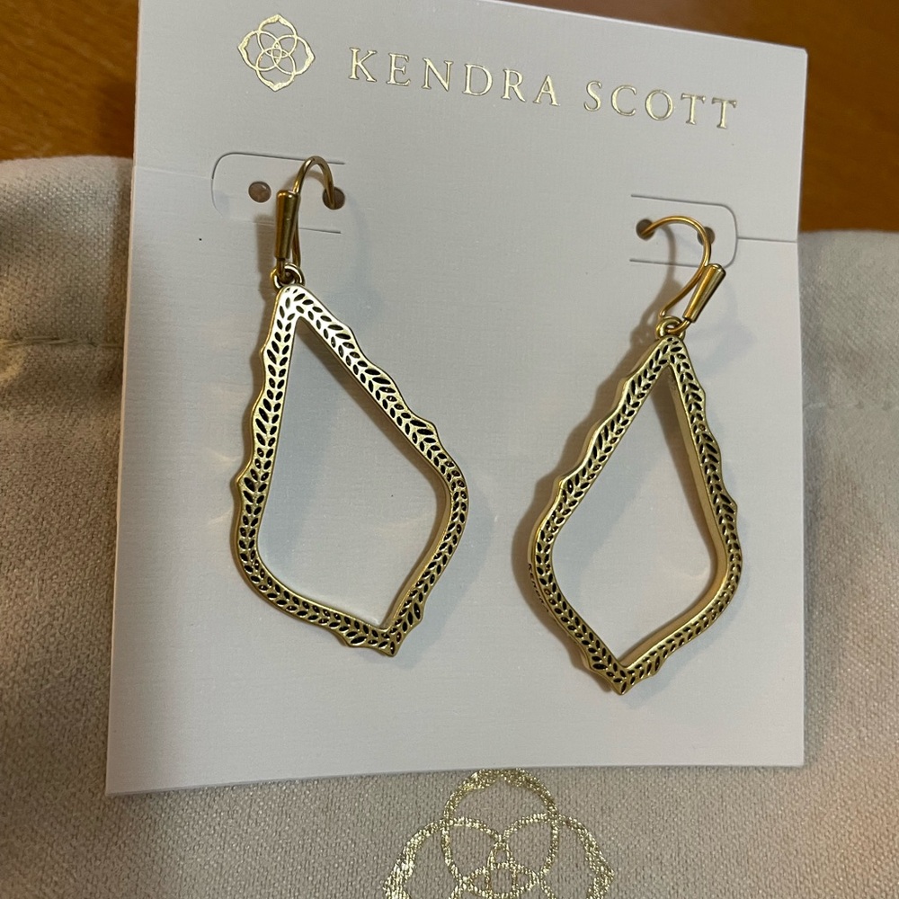 Yellow Rose by Kendra Scott Logo Sophia Drop Earrings in Vintage Gold NWT